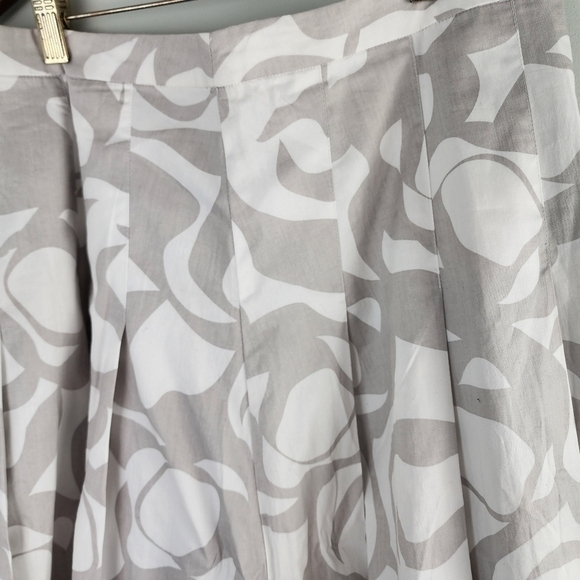 H&M Pleated Fully Lined A Line Swirl Pattern Cotton Skirt Size 12 - Picture 2 of 10